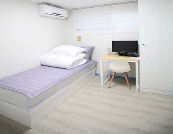 Guest house 24 Guesthouse Hongdae 2*